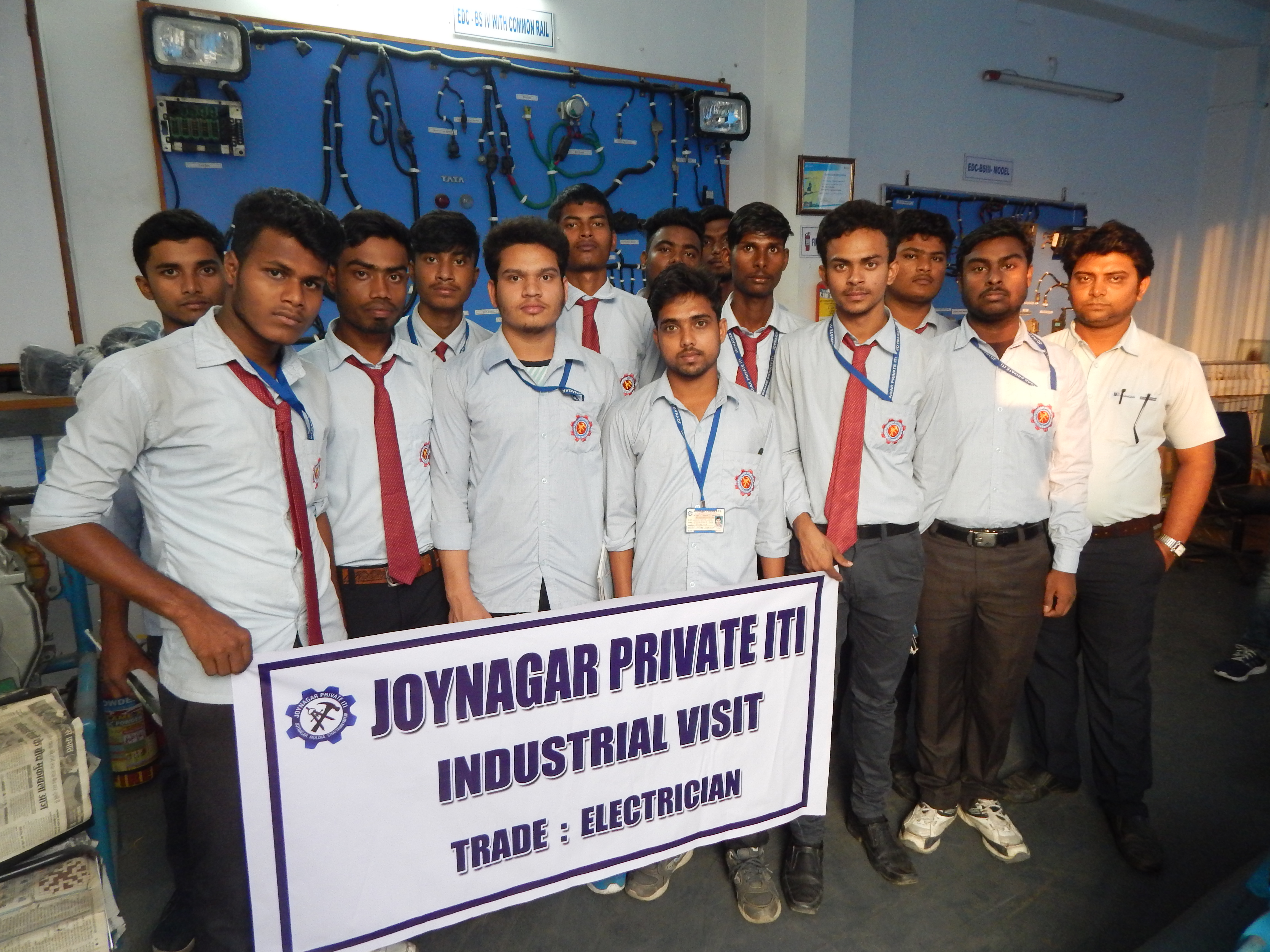 INDUSTRIAL VISIT AT BHANDARI  AUTOMOBILE PVT LTD